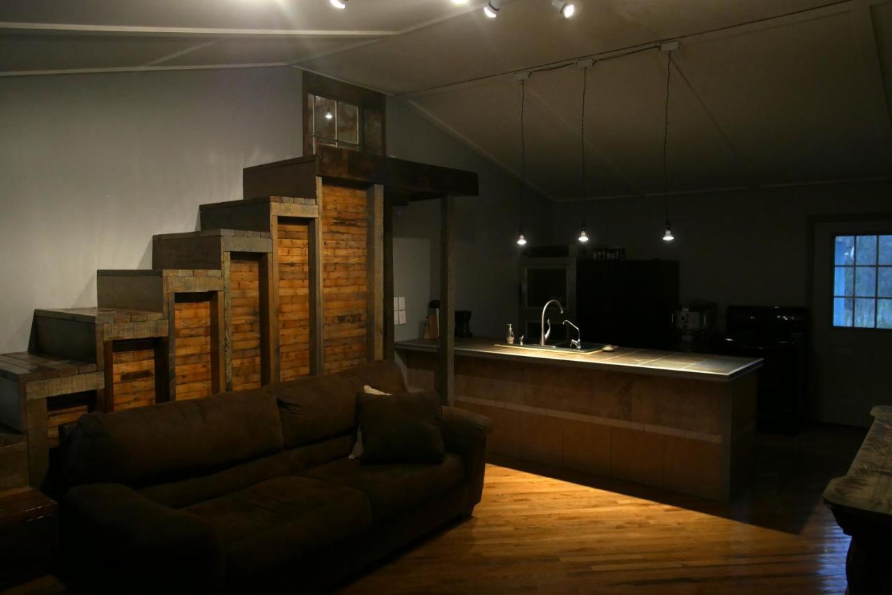 Lost River Hostel French Lick Bagian luar foto