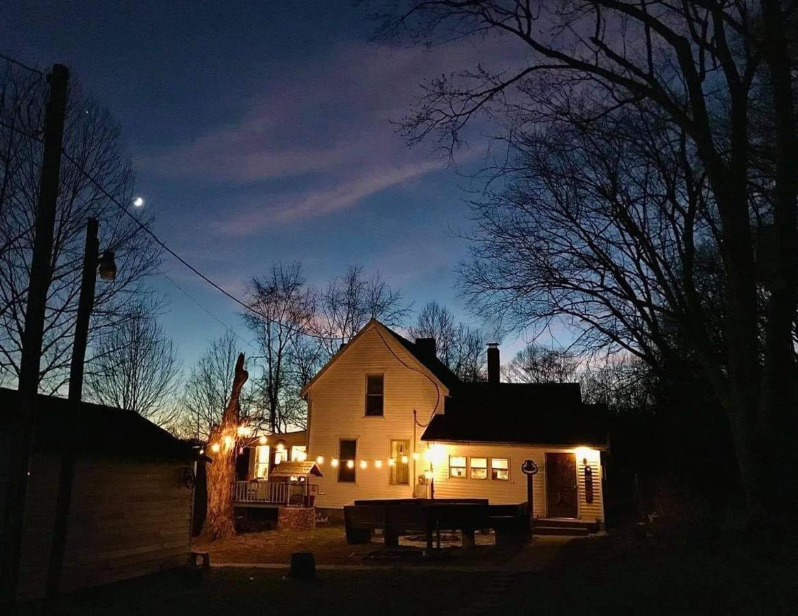 Lost River Hostel French Lick Bagian luar foto