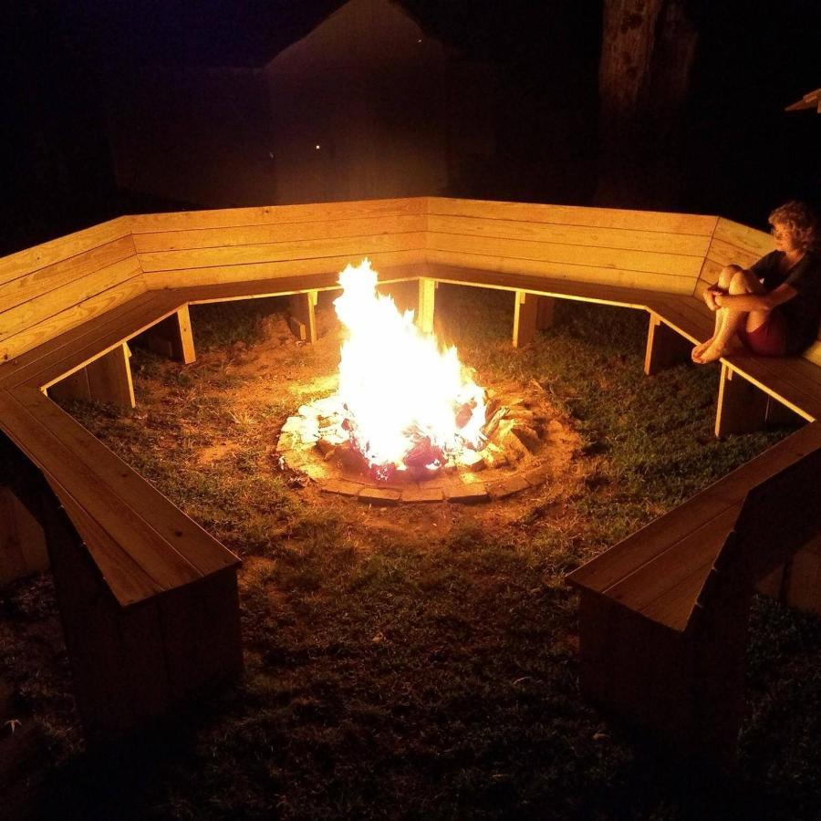 Lost River Hostel French Lick Bagian luar foto
